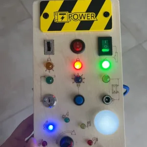 Ontvangen Montessori Busy Board met LED-lampjes van klant N***e.