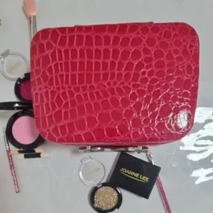 Ontvangen Kids Pretend Makeup Cosmetics Set van klant J****e.