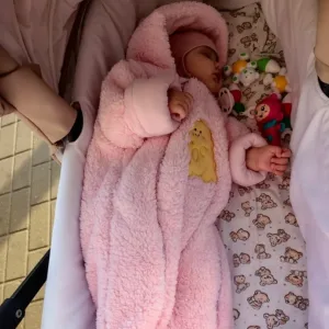 Ontvangen Baby Hooded Romper Verdikte Jumpsuit van klant R****d.