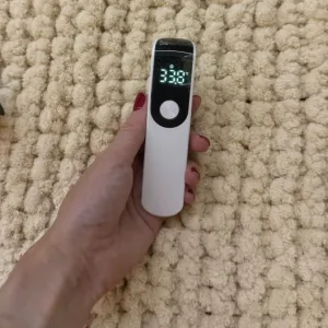 Infrarood niet-contact digitale thermometer ontvangen van klant C****a.