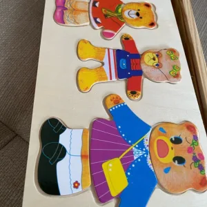 Ontvangen Houten Aankleed Puzzel Set van klant E***a.