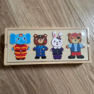 Ontvangen Houten Verkleed Puzzel Set van klant C****e.