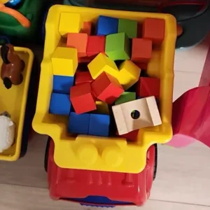 Ontvangen 50 stuks Kleurrijke Houten Kubussen Bouwblokken van klant P***o.