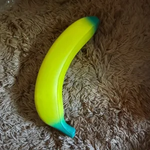 Ontvangen Anti-Stress Squishy Banaan Speelgoed van klant H****h.