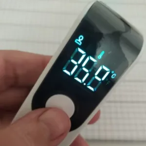 Infrarood Niet-Contact Digitale Thermometer ontvangen van klant K***e.