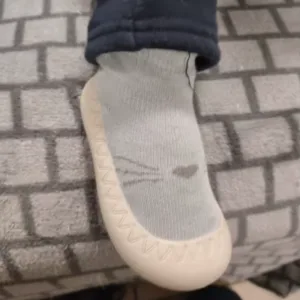 Ontvangen Baby Eerste Stapper Slip-On Sok Schoenen van klant L***i.