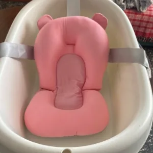 Ontvangen Baby Ondersteuningskussen voor Bad van klant T****e.