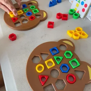 Ontvangen Vorm & Kleur Matching Puzzel Speelgoed van klant R***y.