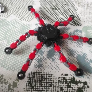 Ontvangen Transformeerbare Robot Fidget Spinner van klant J***e.