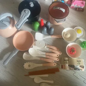 Ontvangen Kids Play Kitchen Cookware Toys Set van klant J****n.