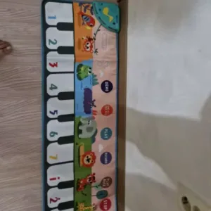 Vloertoetsenbordmat met dierengeluiden ontvangen van klant S***i.