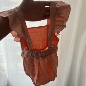 Ontvangen Baby Meisjes Mouwloze Romper van klant S***n.