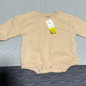 Ontvangen Baby Katoenen Lange Mouw Bubble Romper van klant V****y.