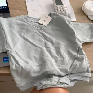 Ontvangen Baby Katoenen Lange Mouw Bubble Romper van klant R**o.